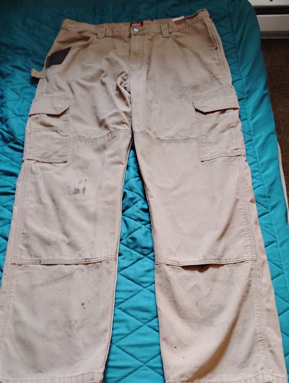 Wrangler Tan Cargo Pants with Multiple Utility Pockets